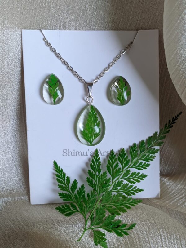 Resin Leaf Locket Set